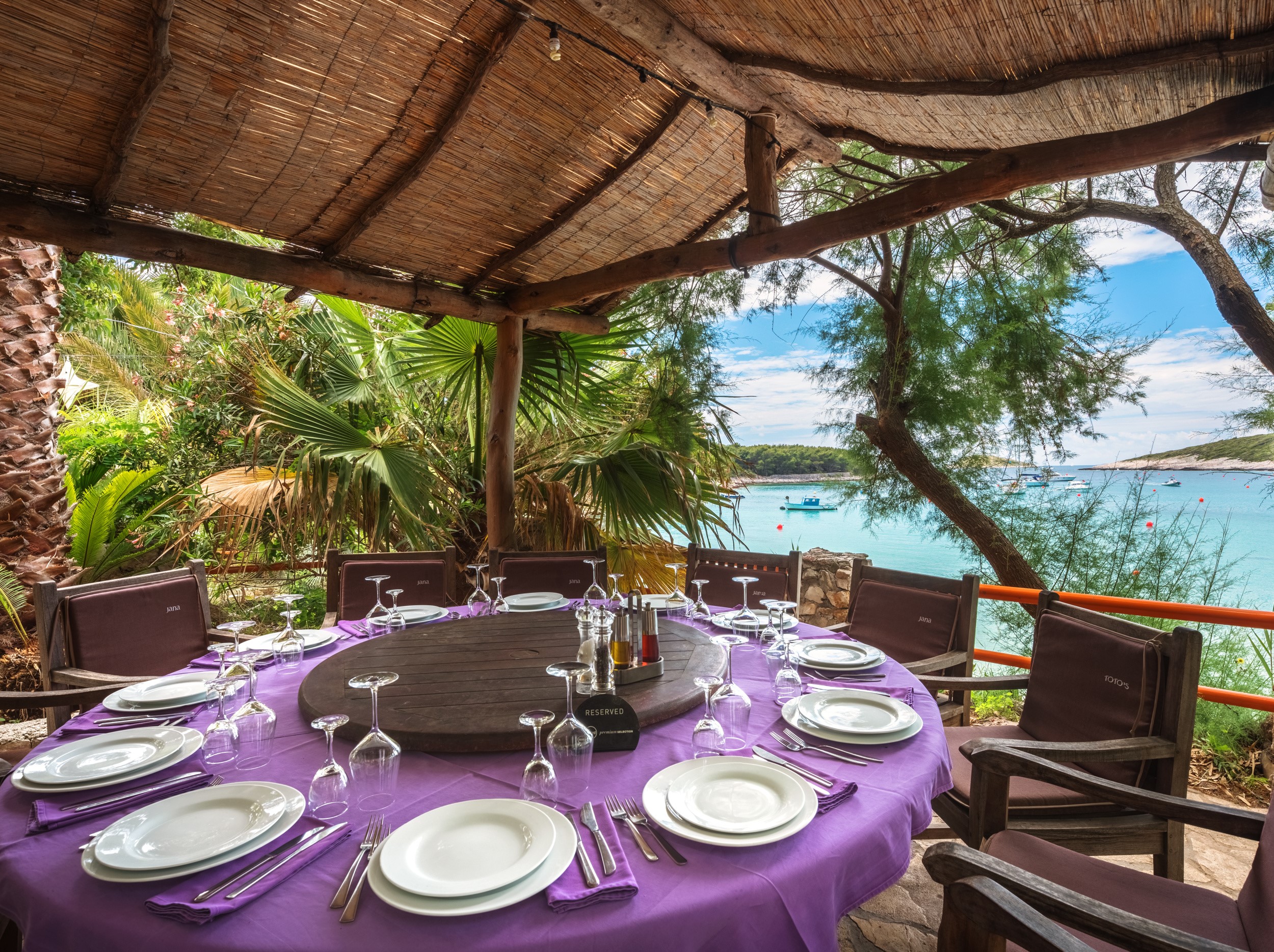 Toto Restaurant Intours DMC